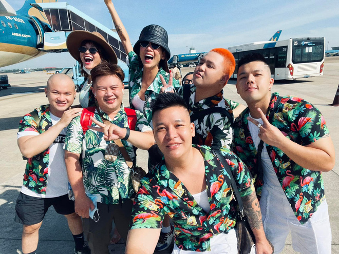 Võ Hoàng Yến bị bắt gặp xung đột, tác động vật lý với bạn giữa chốn công cộng: Chuyện gì đây?-3