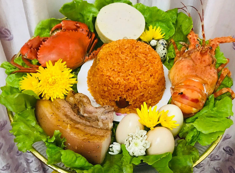 Cúng vía Thần Tài: Mâm cỗ hải sản đỏ rực giá 2 triệu đồng-1