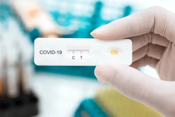 Nhiều F0 dù đã hết triệu chứng nhưng vẫn dương tính kéo dài: Có lo ngại nguy hiểm?-1