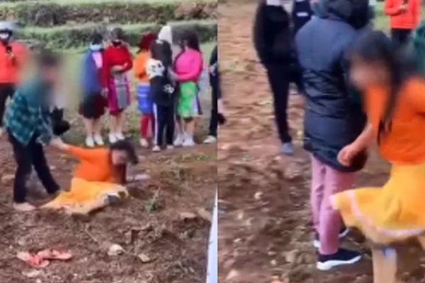 Ùn tắc thuyền bè khi hàng nghìn người đổ về Tràng An du xuân-18