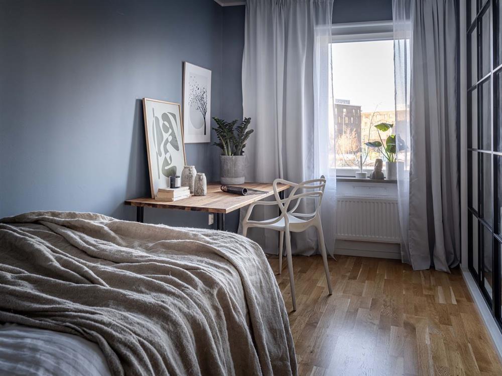 Thay thế một vách ngăn đặc bằng một vách ngăn kính: Ý tưởng tuyệt vời cho những căn hộ nhỏ-10