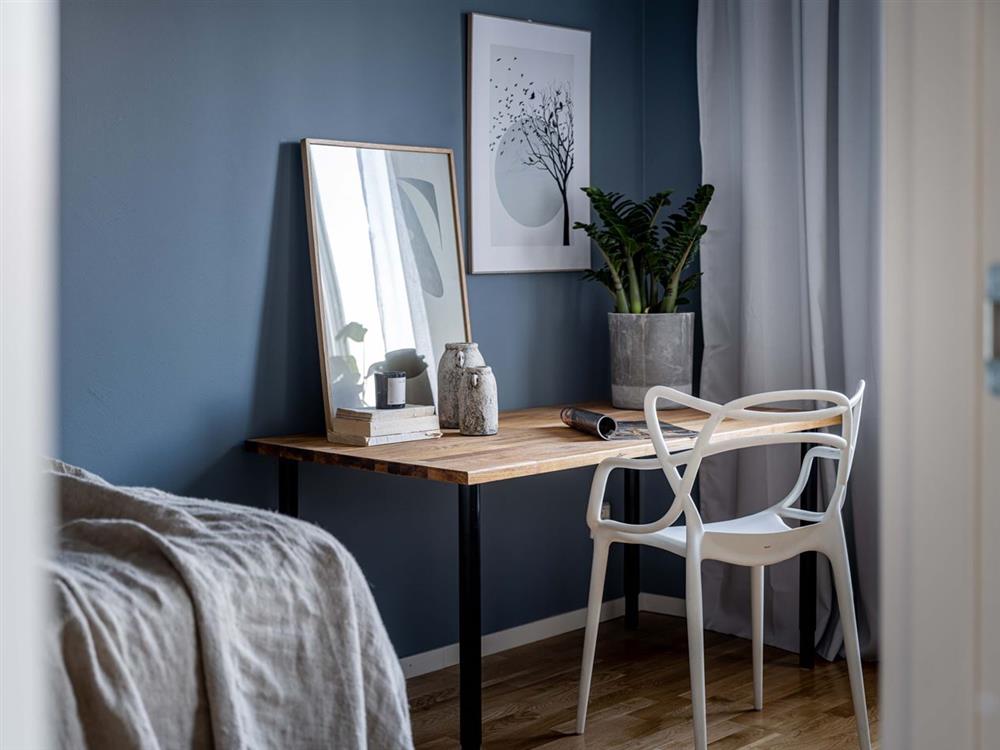 Thay thế một vách ngăn đặc bằng một vách ngăn kính: Ý tưởng tuyệt vời cho những căn hộ nhỏ-12