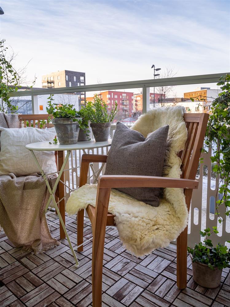 Thay thế một vách ngăn đặc bằng một vách ngăn kính: Ý tưởng tuyệt vời cho những căn hộ nhỏ-14