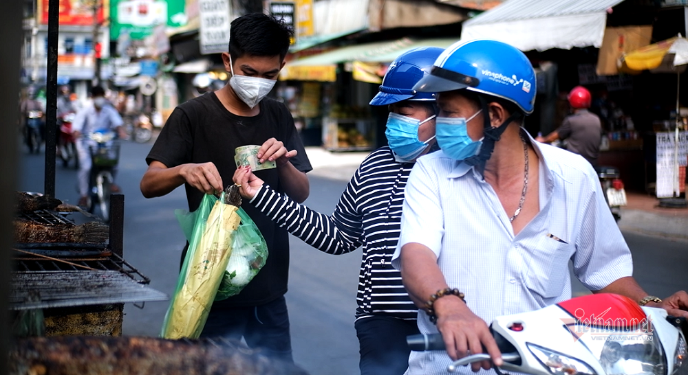 Mẹ đẻ món cá lóc nướng cúng Thần Tài, ngày bán 5.000 con thu 750 triệu-4