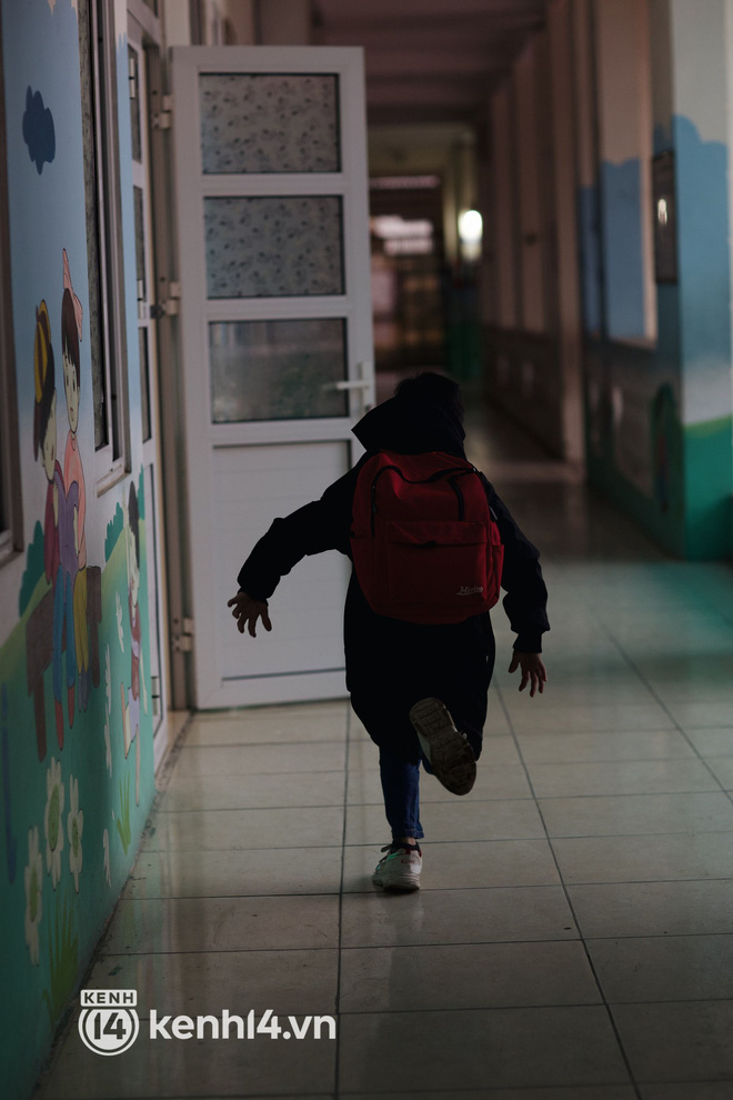 Loạt ảnh của HS Tiểu học Hà Nội sau 9 tháng mới được quay lại trường: Biểu cảm cưng xỉu,-10