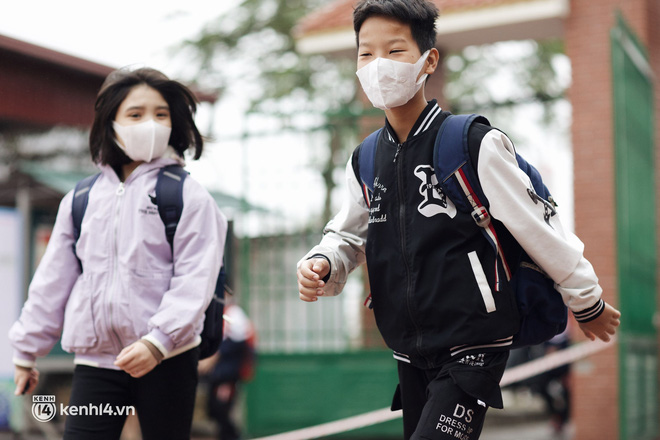 Loạt ảnh của HS Tiểu học Hà Nội sau 9 tháng mới được quay lại trường: Biểu cảm cưng xỉu,-4