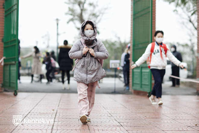 Loạt ảnh của HS Tiểu học Hà Nội sau 9 tháng mới được quay lại trường: Biểu cảm cưng xỉu,-11