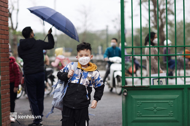 Loạt ảnh của HS Tiểu học Hà Nội sau 9 tháng mới được quay lại trường: Biểu cảm cưng xỉu,-3
