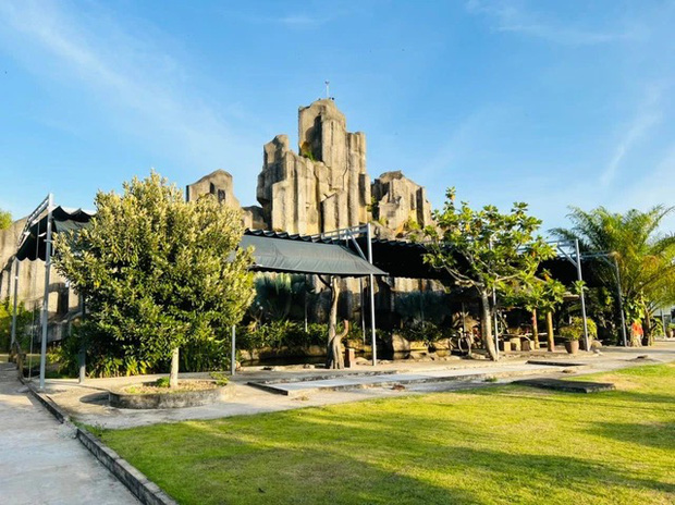 Đại gia Bạc Liêu rao bán gấp biệt phủ 200 tỷ khiến dân mạng sốc tận óc: Rộng 8,3 ha tầm cỡ khu du lịch, lối sống xa hoa không kém gì vua chúa-15