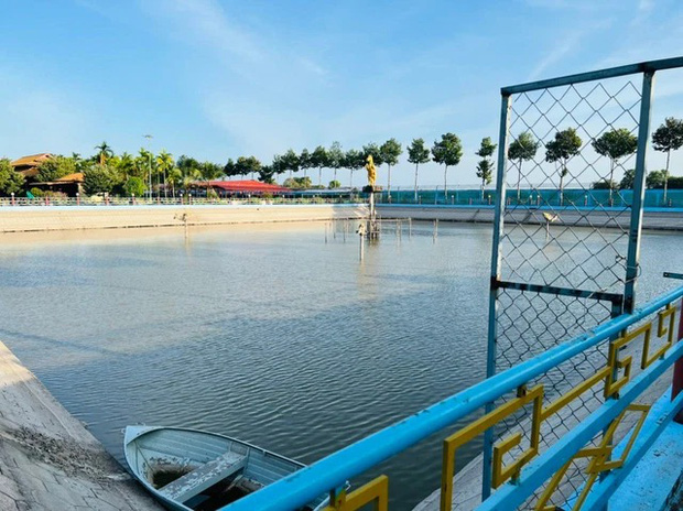 Đại gia Bạc Liêu rao bán gấp biệt phủ 200 tỷ khiến dân mạng sốc tận óc: Rộng 8,3 ha tầm cỡ khu du lịch, lối sống xa hoa không kém gì vua chúa-20