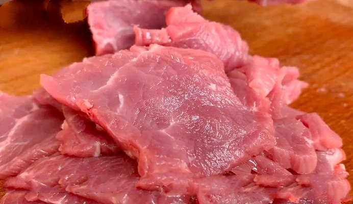 Ướp thịt bò cho muối là hỏng bét, làm theo cách này để thịt mềm ngon, đậm đà hương vị-2