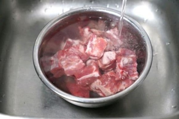 Làm sườn xào chua ngọt, nhớ cách điều chỉnh nước sốt chua ngọt, bạn hãy ghi nhớ tỉ lệ vàng 54321 - đảm bảo ngon không còn 1 miếng-2