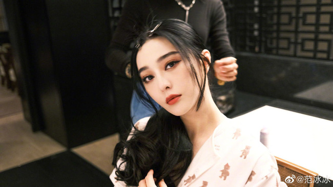 Làn da tuổi 40 của Phạm Băng Băng có được là nhờ 4 chiêu rửa mặt này, cả Cbiz có mình cô duy trì!-3