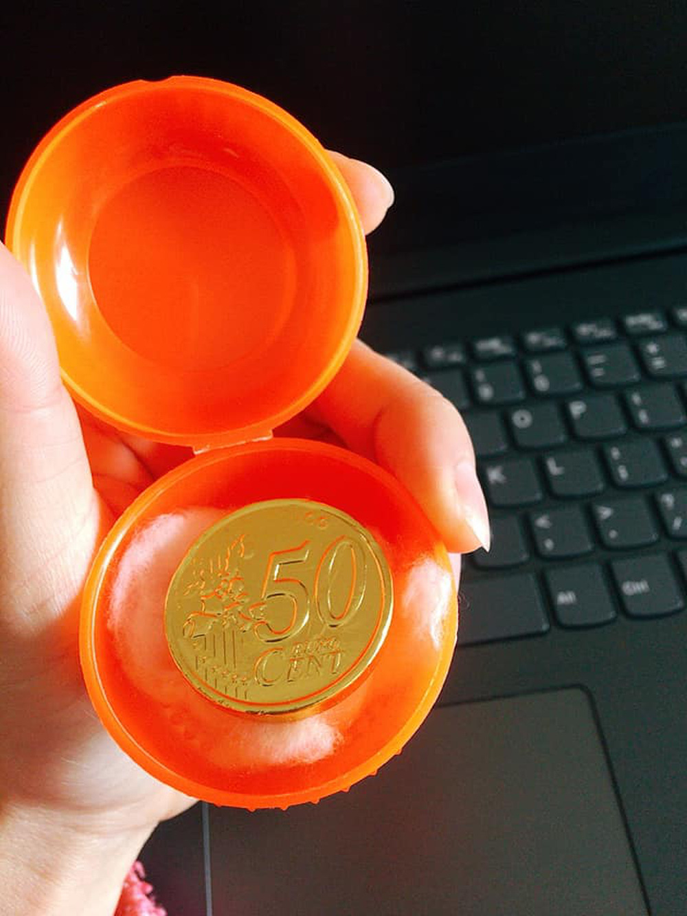 Muôn kiểu sắm vàng” ngày Thần Tài: Không biết nên để dành hay ăn luôn!-4