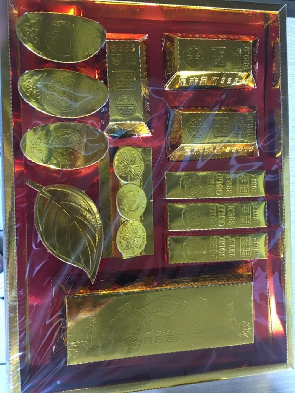 Muôn kiểu sắm vàng” ngày Thần Tài: Không biết nên để dành hay ăn luôn!-5