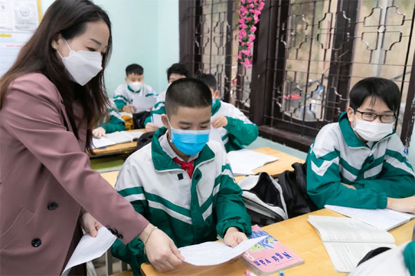 Nhiều học sinh ở Hà Nội là ca F0, vừa đi học trực tiếp đã phải quay về nhà: Phụ huynh đi làm trong thấp thỏm, nhà trường xử lý ra sao?-3