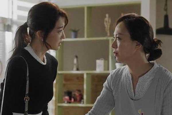 3 em chồng đều về nhà bố mẹ đẻ, tôi có bầu phải tự nấu ăn, mẹ chồng vào bếp nói lớn: Đi ra hàng ăn-1