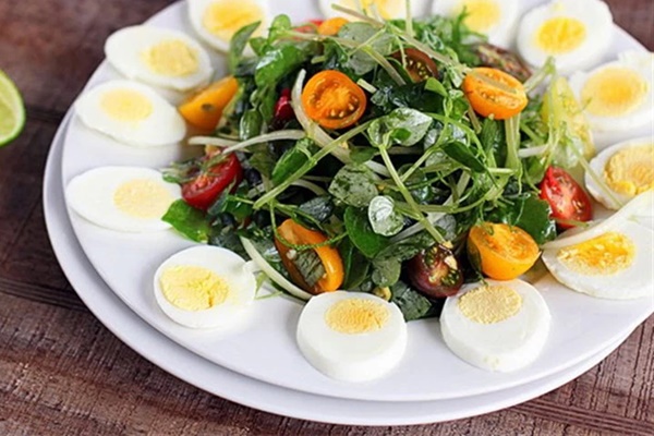 Loại rau mọc dại ở Việt Nam nhưng sang Nhật bán giá cắt cổ vì chống ung thư, hạ đường huyết tốt nhưng có 2 kiểu người cần phải tránh ăn-2