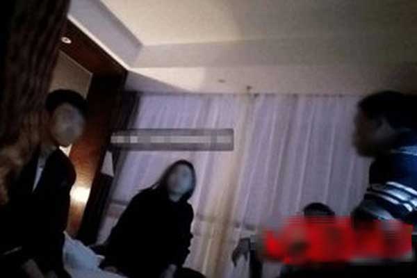 Hoàng hậu xinh đẹp bị mang tiếng ngoại tình với chú ruột, lấy hai Vua làm chồng nhưng nhận về là tủi nhục đắng cay-5