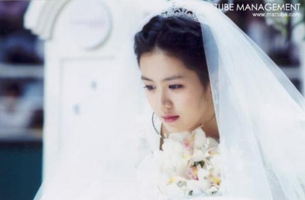 Tan chảy với loạt khoảnh khắc mặc váy cưới của Son Ye Jin, xinh thế này Hyun Bin chốt cưới vội là phải!-10
