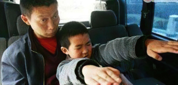 Đứa bé 8 tuổi bỗng nhiên trở thành cương thi, nhảy cà tưng và cắn người hút máu đòi trả thù, chuyên gia kiểm tra mới phát hiện chân tướng-3