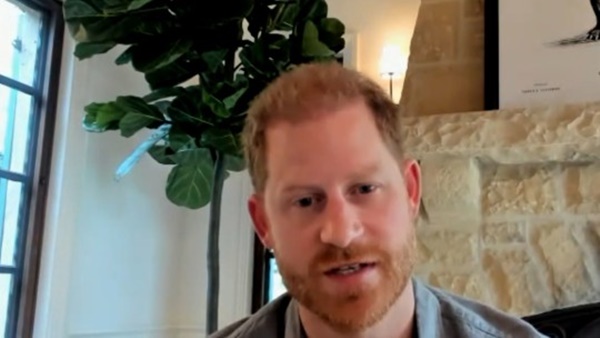 Mẹ kế trở thành Vương hậu, Hoàng tử Harry lần đầu đưa ra phản ứng với câu nói khiến hoàng gia Anh tái mặt-1