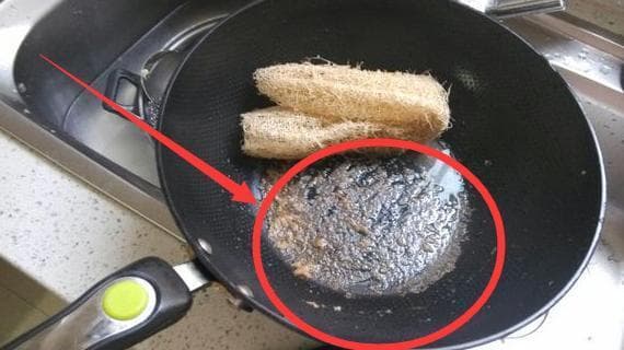 Chảo sắt ở nhà luôn bị gỉ? Đừng ném vội, hãy ném một dụng cụ đơn giản này vào, chảo không còn gỉ và không dính vào thức ăn!-2