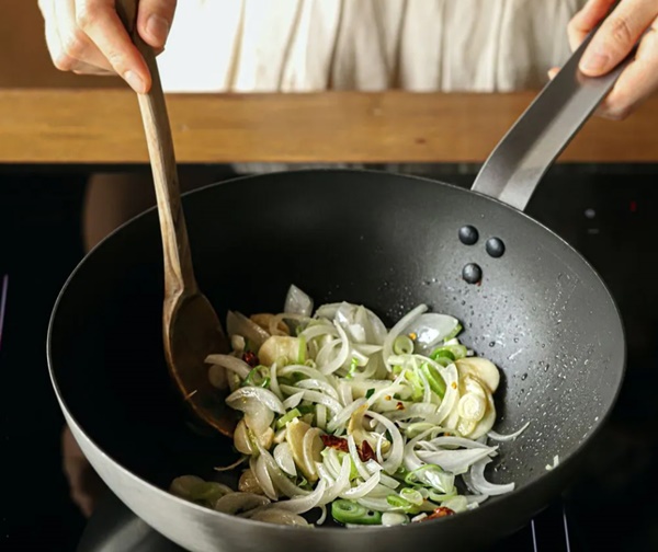 Cách làm mì xào chuẩn vị Thái, thơm ngon hấp dẫn ai ăn cũng khen nức nở-5