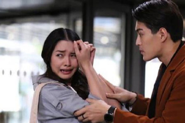 Chưa kịp vui mừng vì được bạn trai mua tặng dây chuyền vàng hơn 50 triệu, tôi đã ngã quỵ với sự thật được anh tiết lộ sau đó-1