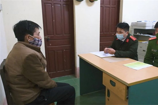 Gã đàn ông đồi bại hiếp dâm con gái ruột rồi bỏ trốn sang Trung Quốc