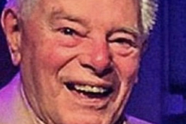 Thấy con mình sinh ra giống hệt bác sĩ làm thụ tinh, bố mẹ kiểm tra rồi sốc nặng vì sự thật về vị lương y tài giỏi-1