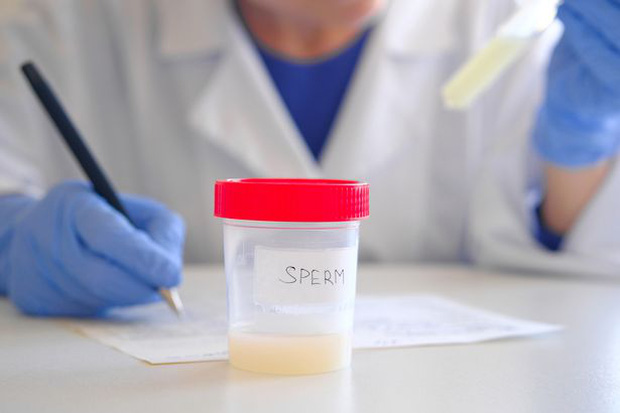 Thấy con mình sinh ra giống hệt bác sĩ làm thụ tinh, bố mẹ kiểm tra rồi sốc nặng vì sự thật về vị lương y tài giỏi-2