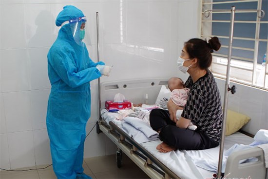 Bác sĩ hướng dẫn 4 bước cha mẹ cần làm ngay khi phát hiện trẻ là F0