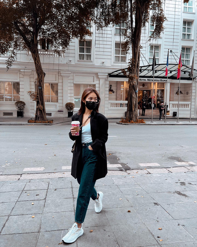 Mặc blazer mùa xuân trẻ trung như sao Việt với 13 cách mix không cầu kỳ-5