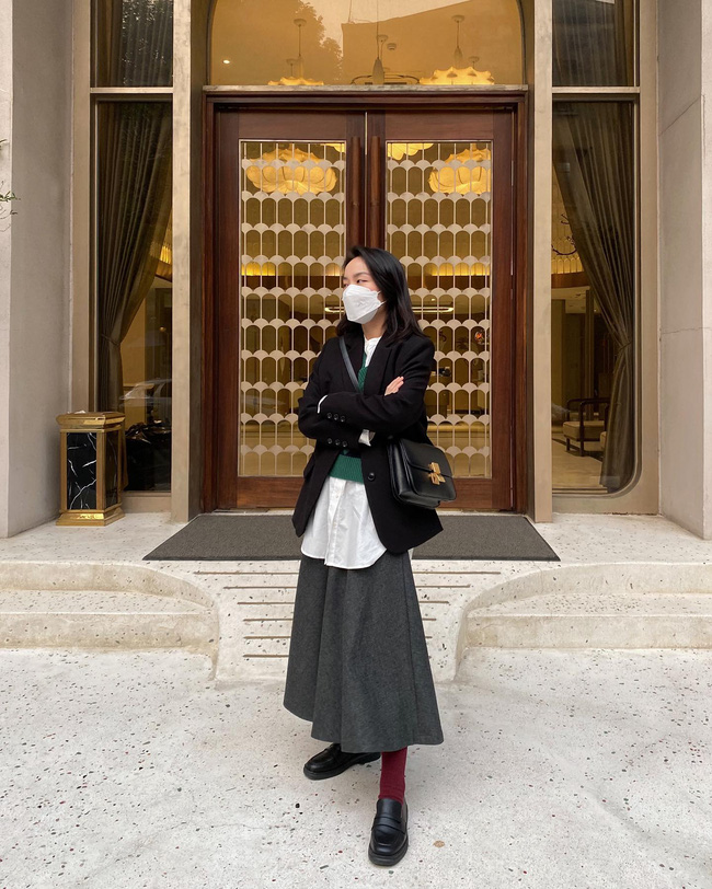 Mặc blazer mùa xuân trẻ trung như sao Việt với 13 cách mix không cầu kỳ-7