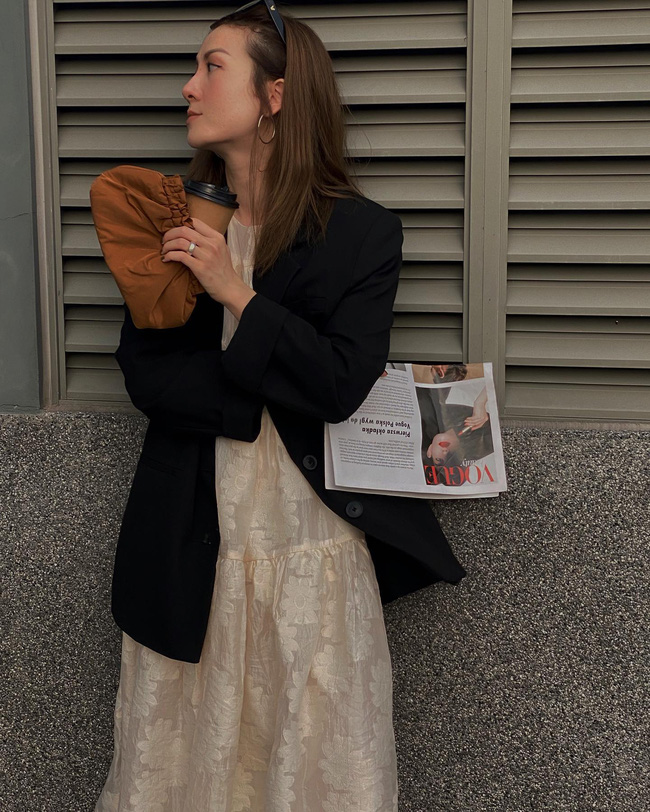 Mặc blazer mùa xuân trẻ trung như sao Việt với 13 cách mix không cầu kỳ-9