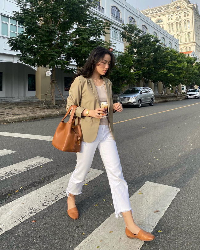 Mặc blazer mùa xuân trẻ trung như sao Việt với 13 cách mix không cầu kỳ-11