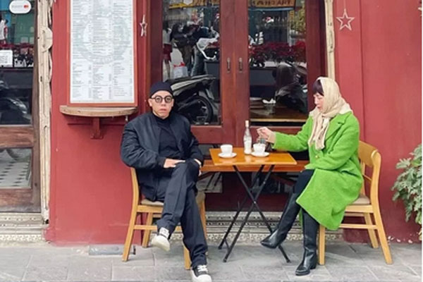 Vợ chồng Tóc Tiên nhiễm Covid-19 sau khi tiếp xúc nhiều F0 trong dịp Tết-2