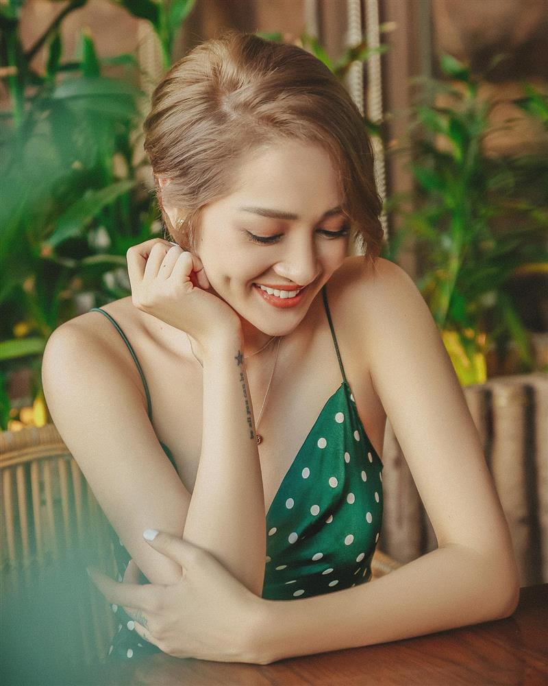 Style đời thường của Bảo Anh Bẫy Ngọt Ngào: Khoe triệt để hai điểm nhìn mà ước ao-12