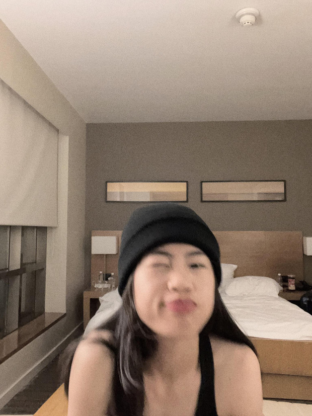 Hot girl 2k1 của tuyển nữ Việt Nam vừa khoe loạt ảnh cưng xỉu với vòng 2 phẳng lì, xịn thế chứ!-3