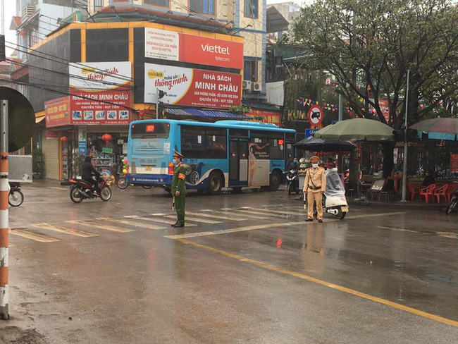 Hà Nội: Xử lý hàng loạt cò mồi lôi kéo, tranh giành khách tham quan chùa Hương-2