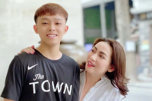 Cháu ngoại của Phi Nhung được mẹ đưa đến thăm bà quá cố, có 1 chi tiết gây xúc động mạnh-6