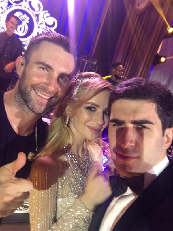 Đám cưới tốn 45 tỷ của con trai tỷ phú cưới máy bay bà già: Biến lễ đường thành khu rừng ma thuật, bánh cưới 9 tầng siêu lộng lẫy, Tổng thống cũng đến dự!-17