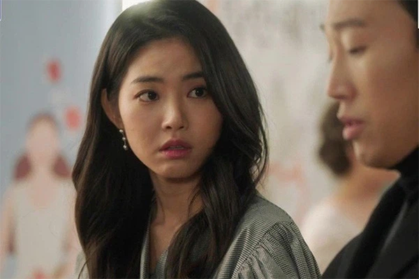 Hẹn hò với đại gia, cô nàng nhận thấy điểm kỳ lạ ngay cuộc gặp đầu tiên rồi ù té chạy, biết thân phận của hắn ta mới hú hồn-5