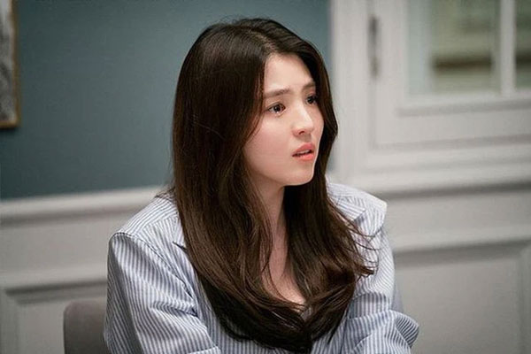 Nhờ chị dâu tìm cho người giúp việc, đến ngày hẹn, tôi sửng sốt khi nhìn thấy chị ấy-1