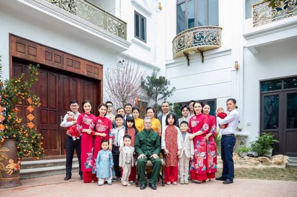 Hé lộ hình ảnh biệt thự hoành tráng mà Hòa Minzy xây cho bố mẹ ở Bắc Ninh-5