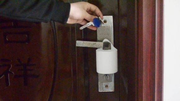 Đừng vội vứt chai sữa tắm và dầu gội đã dùng đi, chỉ cần sửa sang lại nó, treo trong bếp và phòng tắm cũng rất tuyệt, bạn bè khi gặp cũng muốn-4