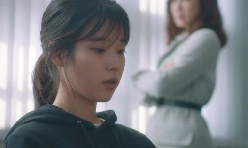 Nhờ mẹ chồng bế cháu hộ, tôi hoang mang khi bà đưa lại quyển sổ với nội dung gây sốc-1