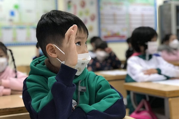 Test nhanh COVID-19 cho học sinh trở lại trường, phát hiện 1.300 trường hợp dương tính-3