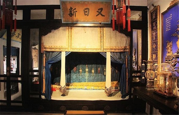 Tử Cấm Thành rộng đến mức đi vài ngày không hết nhưng phòng ngủ Hoàng đế chỉ được xây 10m2 kém xa cả dân thường, lý do vì đâu?-2